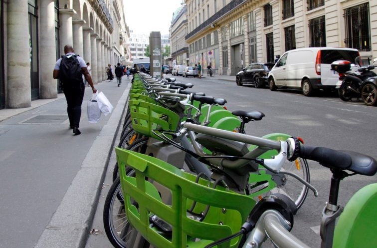 パリのレンタル自転車