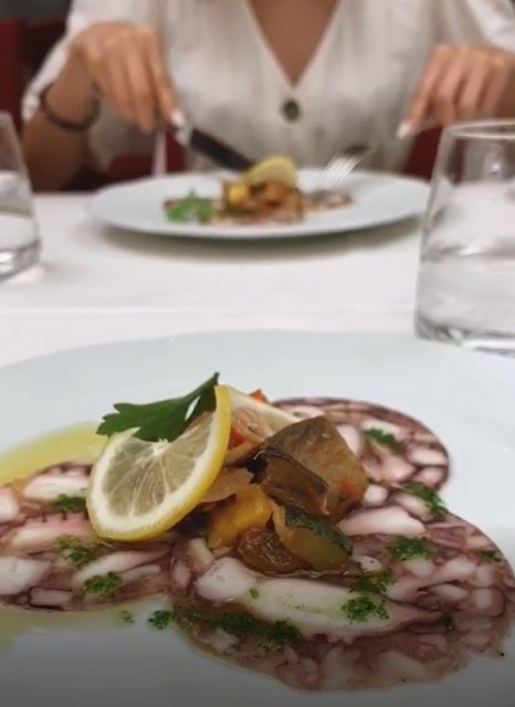 クルーズ ディナー