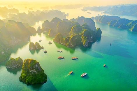 ハロン湾の上空からの全景