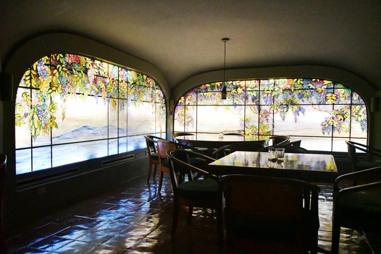 parelmo restaurants inside1