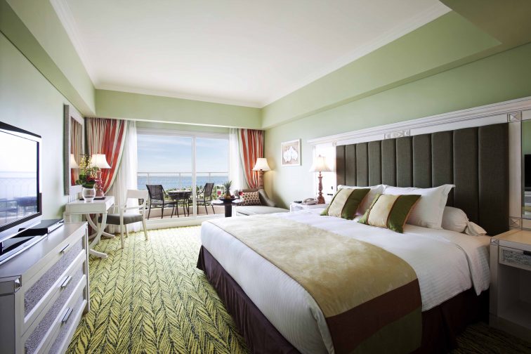 Deluxe Room (Ocean View King Bed)