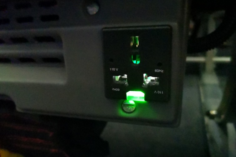 アエロメヒコ航空・AC電源