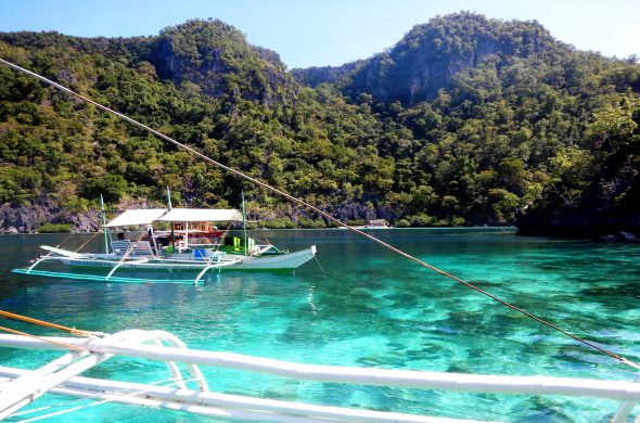 coron island hopping tour beautiful ocean