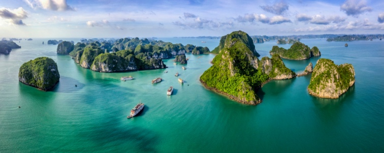 ハロン湾の上空からの全景