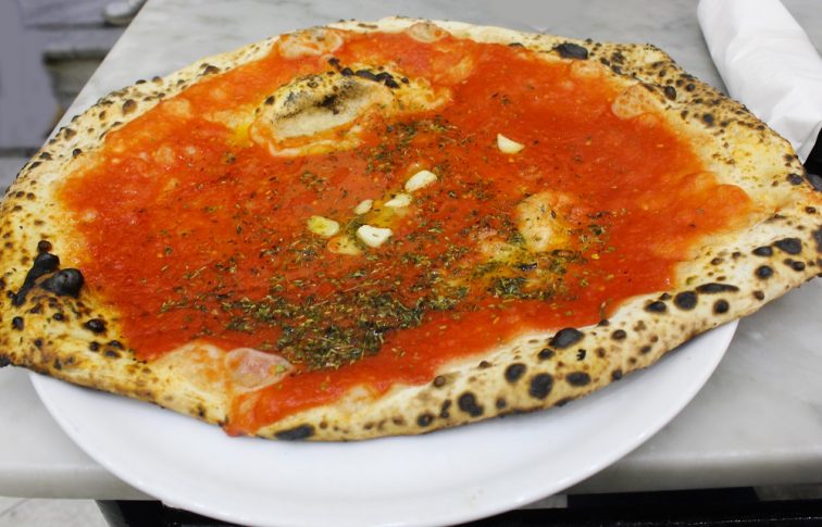 ピザ発祥の地ナポリ イタリアで1番美味しいナポリピザの名店5選 トラベルスタンダードジャパン