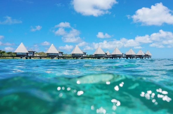 3_New Caledonia clear blue ocean