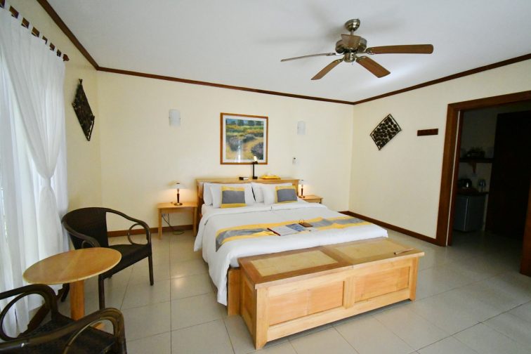 room in el rio y mal