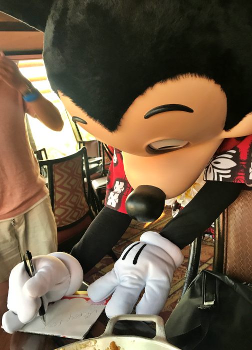 ディズニー・キャラクター・ダイニング「オハナ」