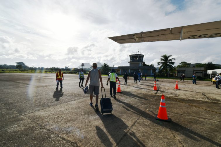 buswanga airport arrival1
