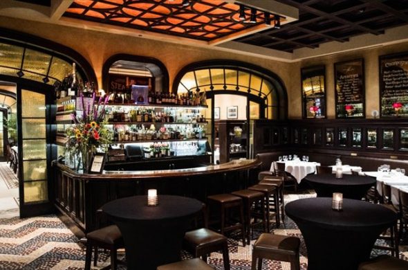 Mon Ami Gabi French Restaurant（モン・アミ・ガビ・フレンチレストラン）