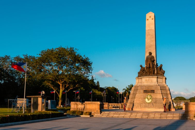 rizal park in Manila