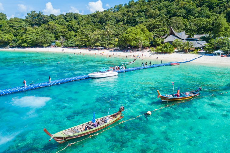 プーケットの離島／マリンスポーツを楽しめる「コーラル島」