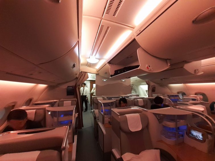前編】エミレーツ航空A380ビジネスクラス搭乗記・成田発ドバイ行き夕食