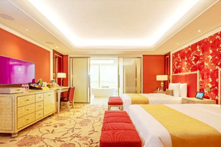 1Coral Delux room