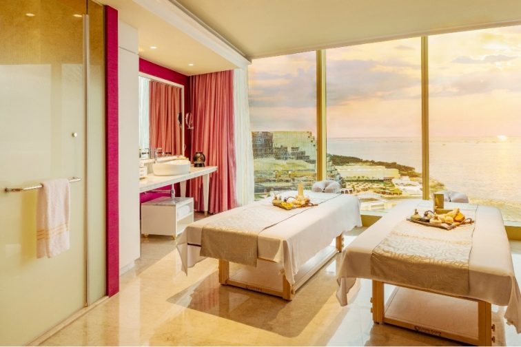 8Celebrity Suite
