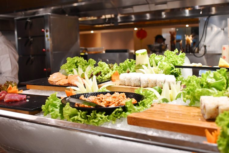 sushi at cafebai