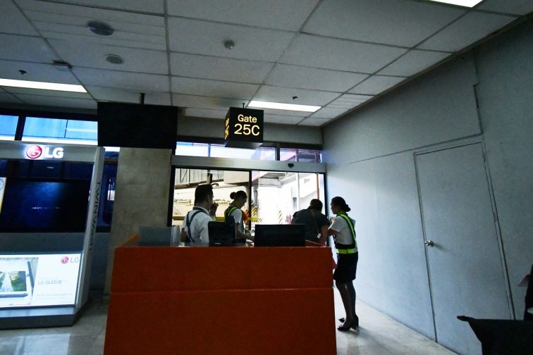 Depature gate 25C understares