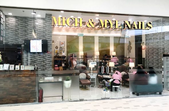Mich & nails1