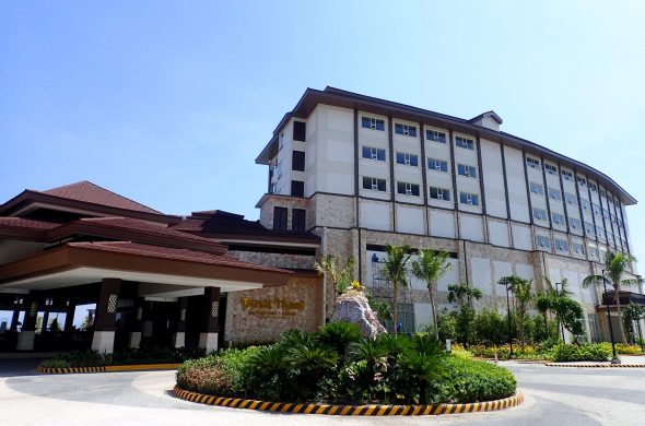 dusit thani mactan entrance