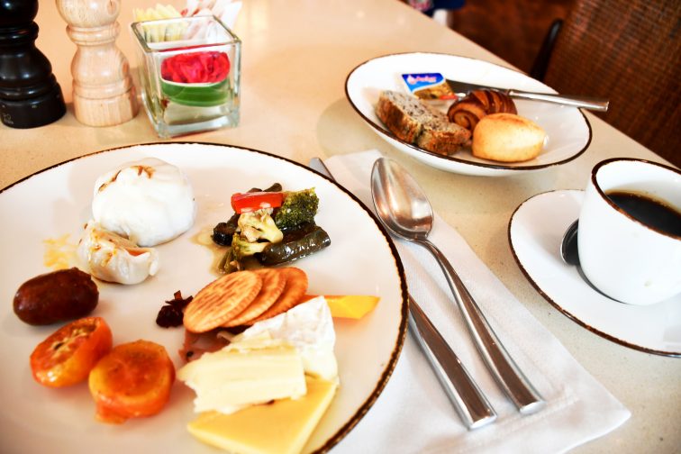 let's dig in breakfast Crimson hotel