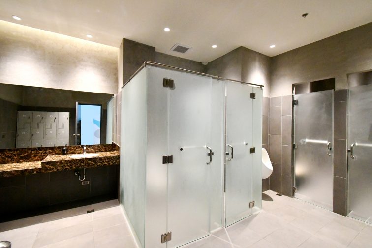 shower at gym