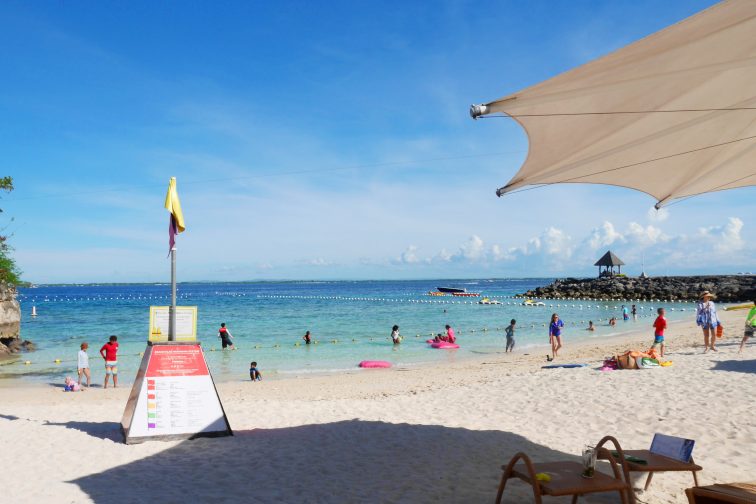 Beach at Shangri la in Cebu2