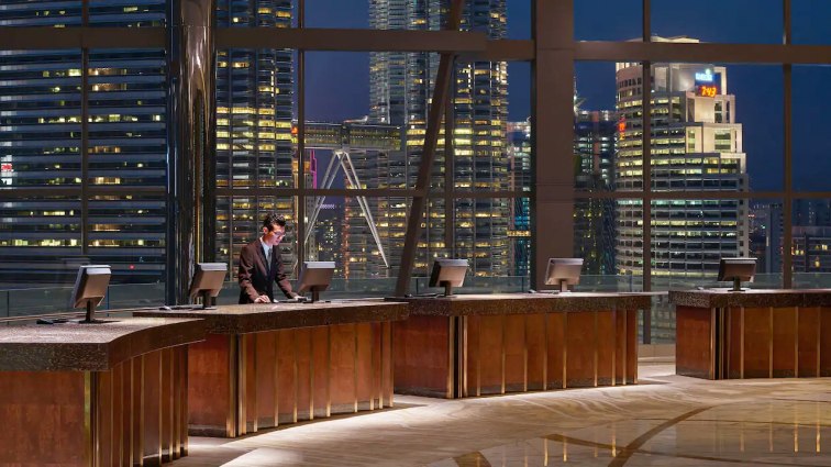 グランドハイアット　クアラルンプール　ロビーGrand-Hyatt-Kuala-Lumpur-P257-Sky-Lobby-Night.16x9