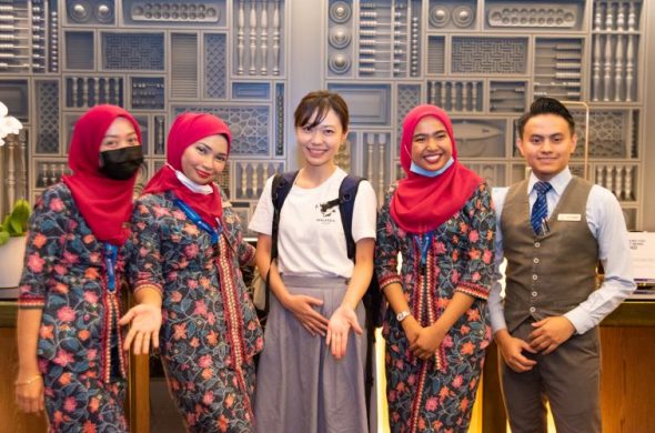 クアラルンプール空港　ゴールデンラウンジのスタッフ