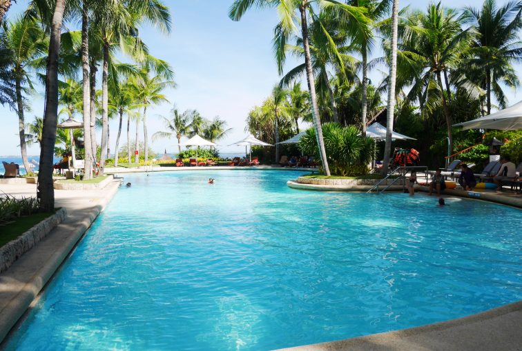 Poolside at Shangri la2