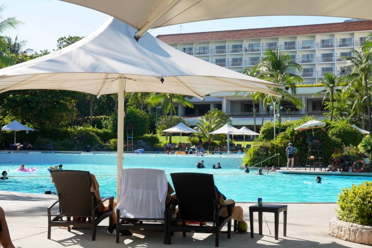Poolside at Shangri la3