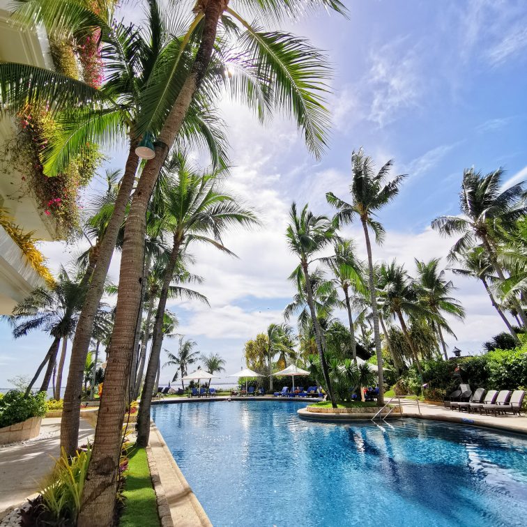 Swimming Pool shangri la