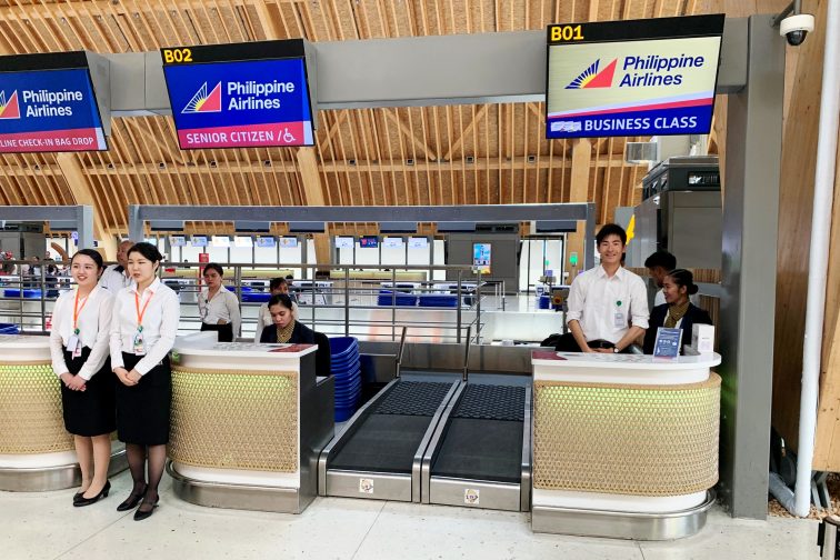 checkin counter at cebu airport6