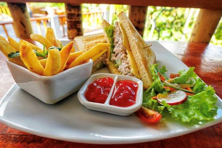 penida lunch2