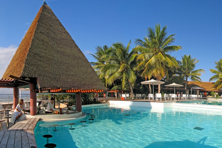 14 - Escapade Pool Bar