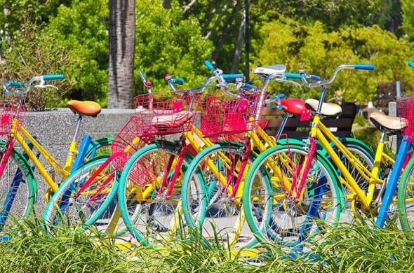 Googleロゴカラーのオシャレな自転車
