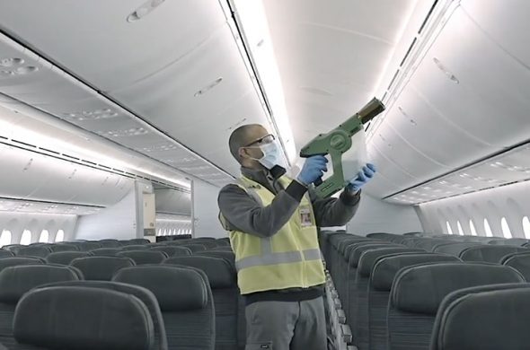 静電スプレーの噴霧でより強化された機内の衛生環境
