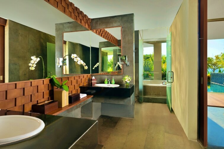 All Suites Bathroom_02