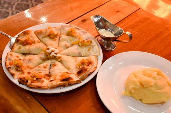 mooon restaurant cebu in philippines