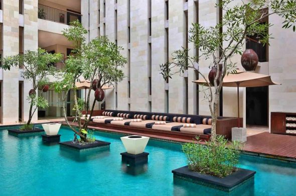 anantara_seminyak_bali_courtyard_swimming_pool_01_1920x1037