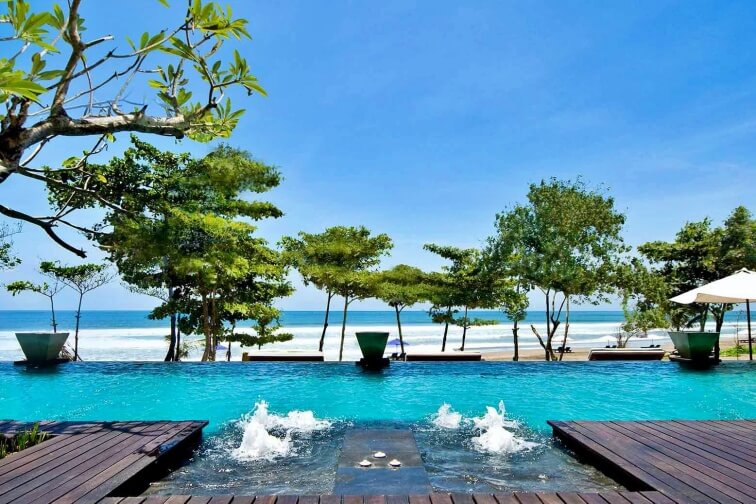 anantara_seminyak_bali_infinity_pool_1920x1037