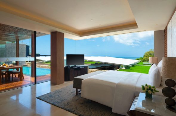 anantara_uluwatu_bali_resort_guest_room_three_bedroom_ocean_view_pool_villa_master_bedroom