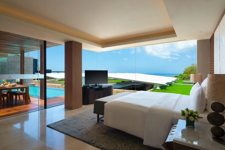 anantara_uluwatu_bali_resort_guest_room_three_bedroom_ocean_view_pool_villa_master_bedroom