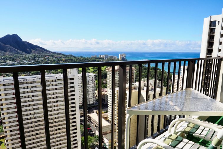 aston-waikiki-banyan-at-the-balcony