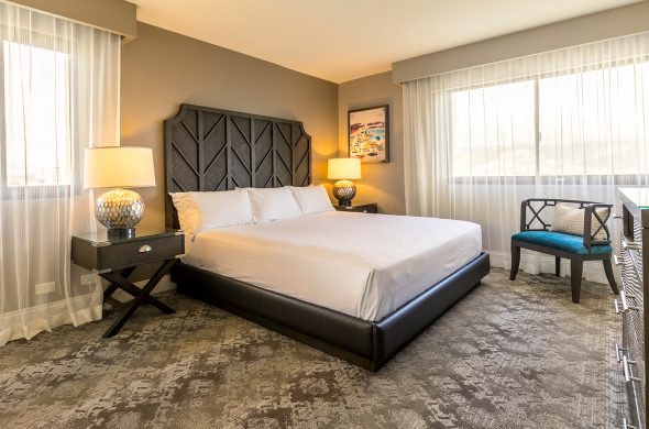 aston-waikiki-beach-tower-one-bedroom-oceanview-bedroom-2-1440x958