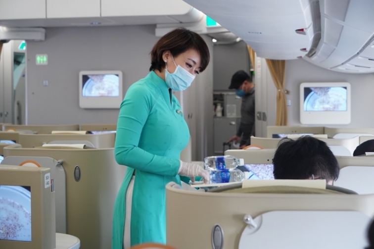 ベトナム航空　機内・キャビンアテンダント