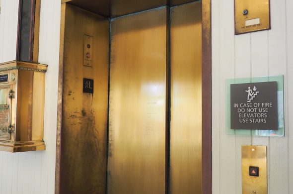 Moana Surfrider, A Westin Resort & Spa elevator