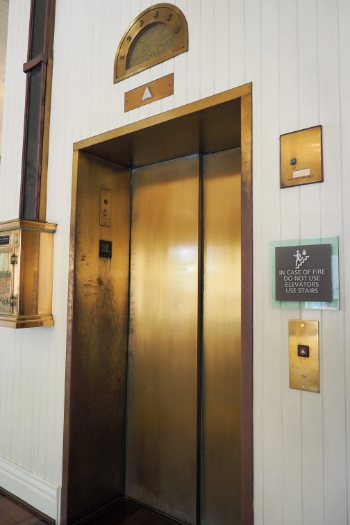Moana Surfrider, A Westin Resort & Spa elevator