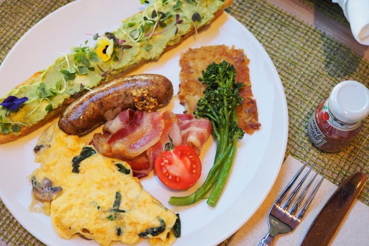 breakfast in hawaii3