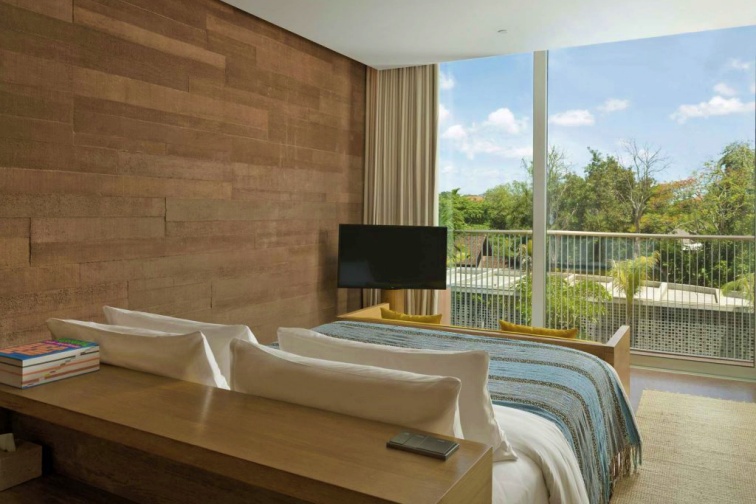 desa-potato-head-seminyak-bali-hotel-potato-head-studios-sunrise-studio-highlight-1024x768
