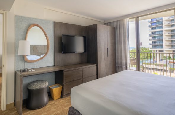 room_PartialOcecanVIew_Embassy Resorts Hawaii